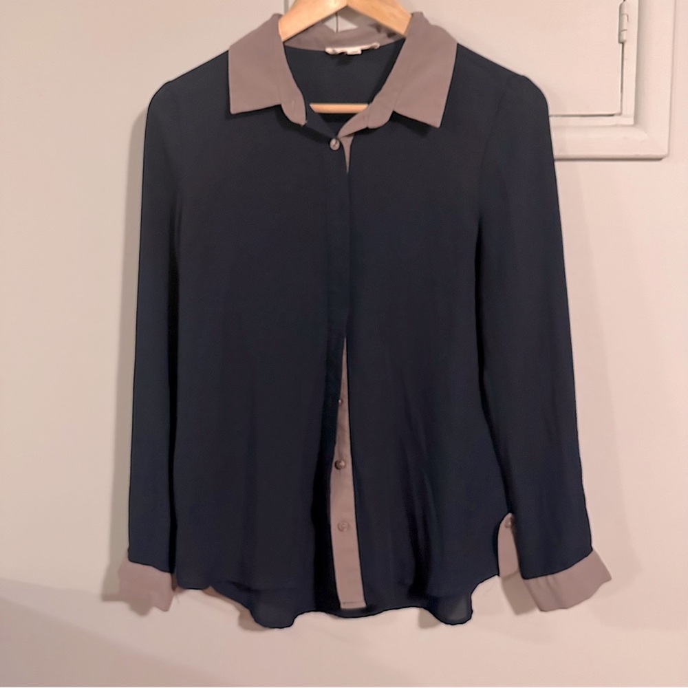 Olive and Oak color blocked long sleeve shirt